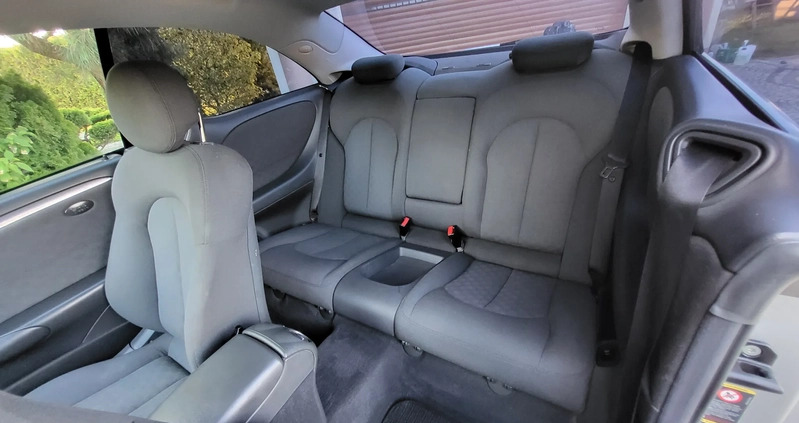 Mercedes-Benz CLK cena 15800 przebieg: 240000, rok produkcji 2004 z Janikowo małe 704
